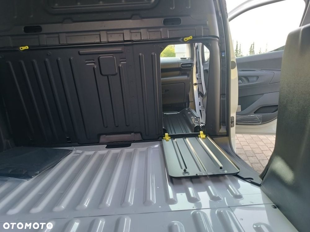 Opel COMBO - 29
