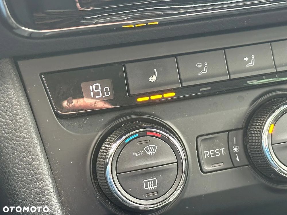 Skoda Superb 2.0 TDI Style DSG - 23