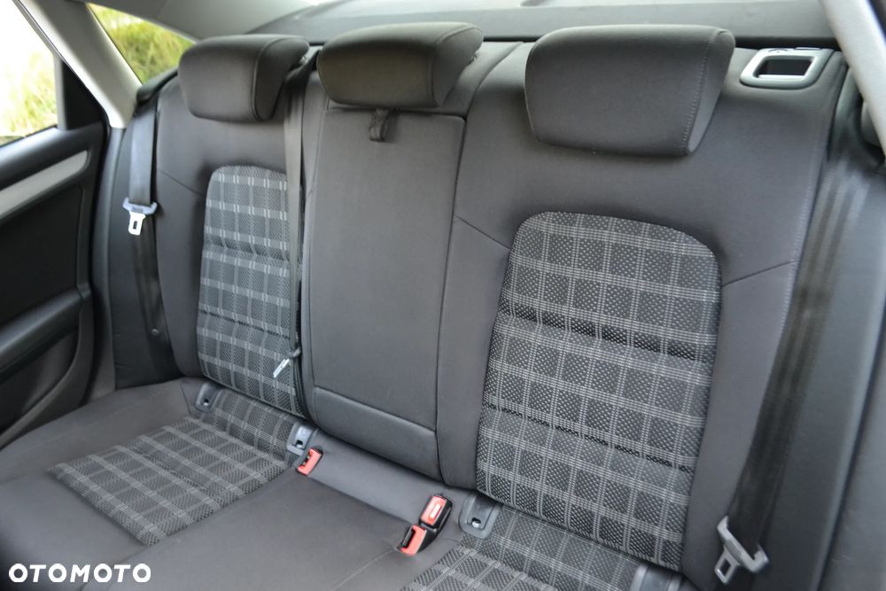 Audi A4 Limousine - 20