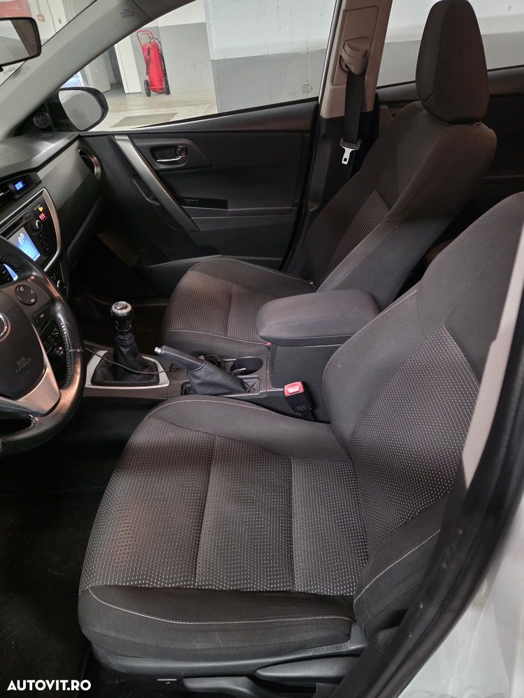 Toyota Auris 1.4 D-4D Luna - 18