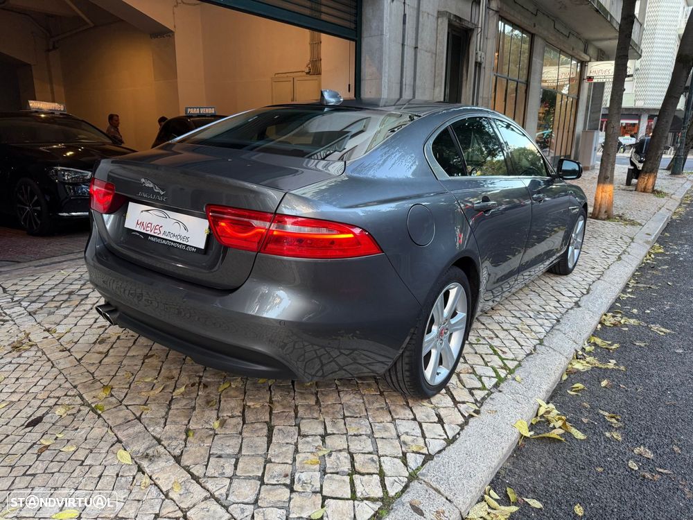 Jaguar XE 2.0 D Portfolio Aut. - 8