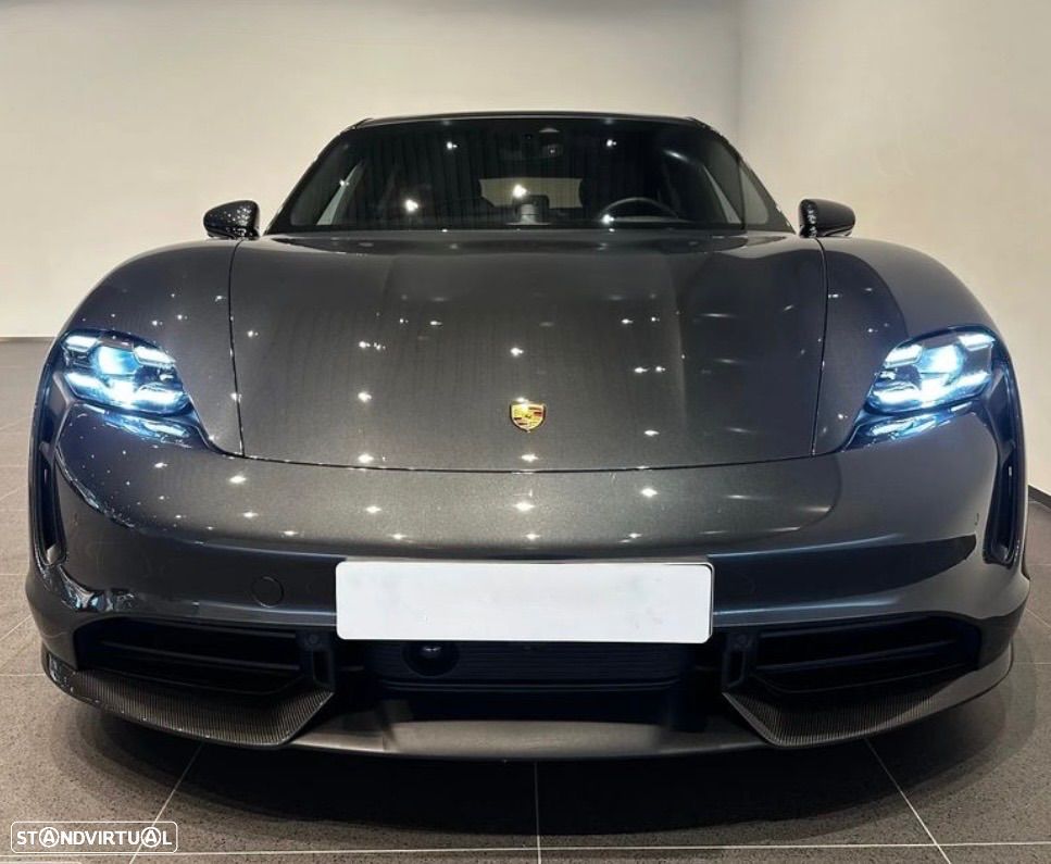 Porsche Taycan Turbo S - 6