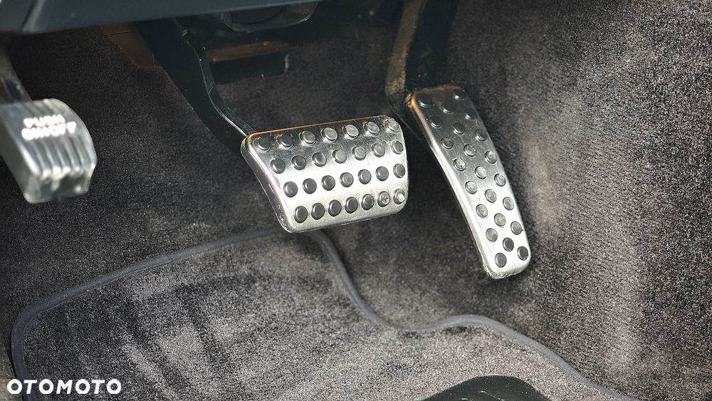 Dodge Challenger 6.4 Scat Pack - 29