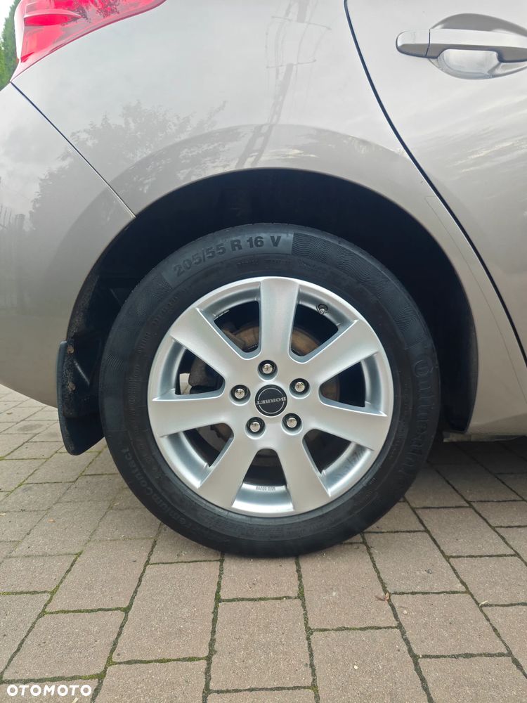 Toyota Auris 1.6 Premium - 23