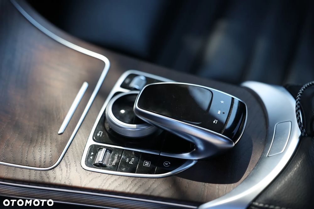 Mercedes-Benz GLC - 22