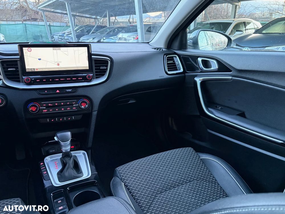 Kia XCeed - 24