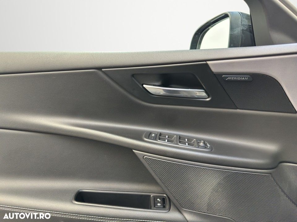 Jaguar XE 2.0 AWD R-Sport - 18