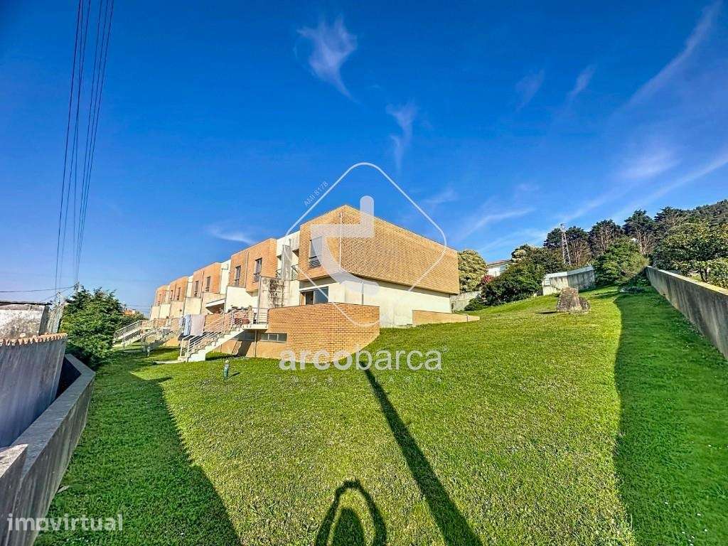 Apartamento T3 Duplex com Piscina em Condomínio Fechado – Moledo, Cami - Grande imagem: 2/24