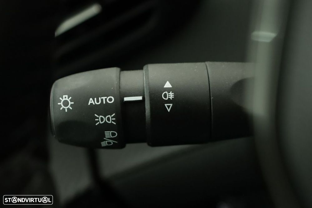 Peugeot 208 1.2 PureTech Allure - 17