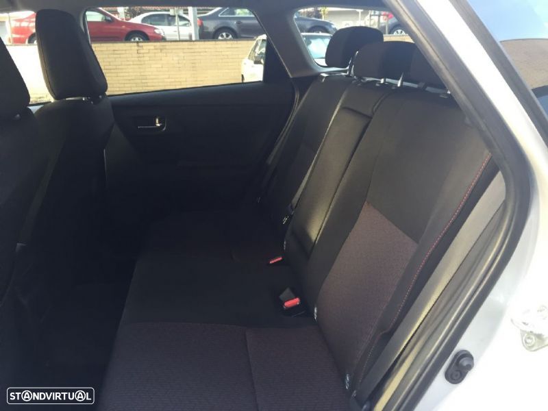 Toyota Auris Touring Sports 1.4 D-4D Comfort+Pack Sport - 6
