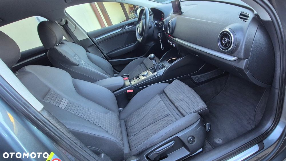 Audi A3 Sportback 2.0 TDI S line Sportpaket - 17