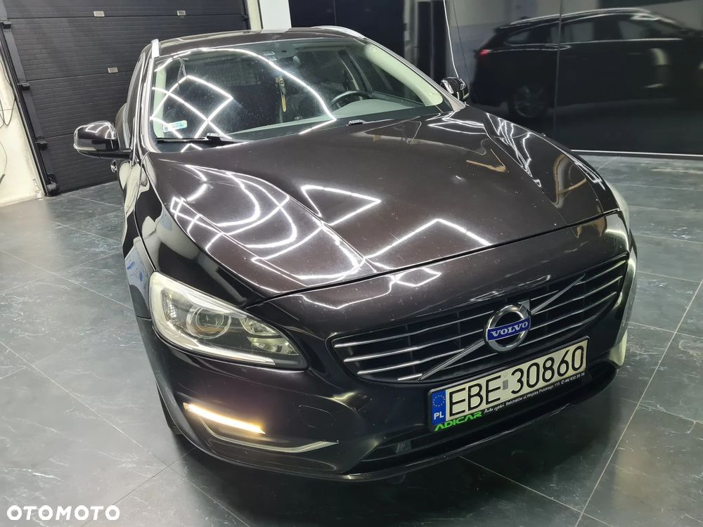 Volvo V60 D6 AWD Plug-in Hybrid Summum - 5