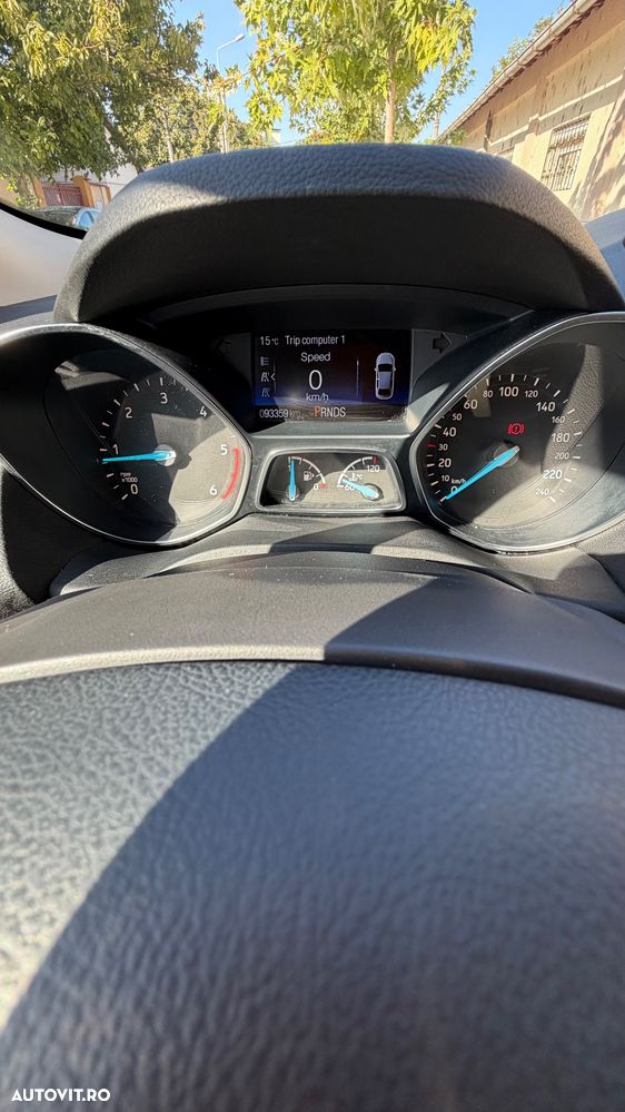 Ford Kuga - 11
