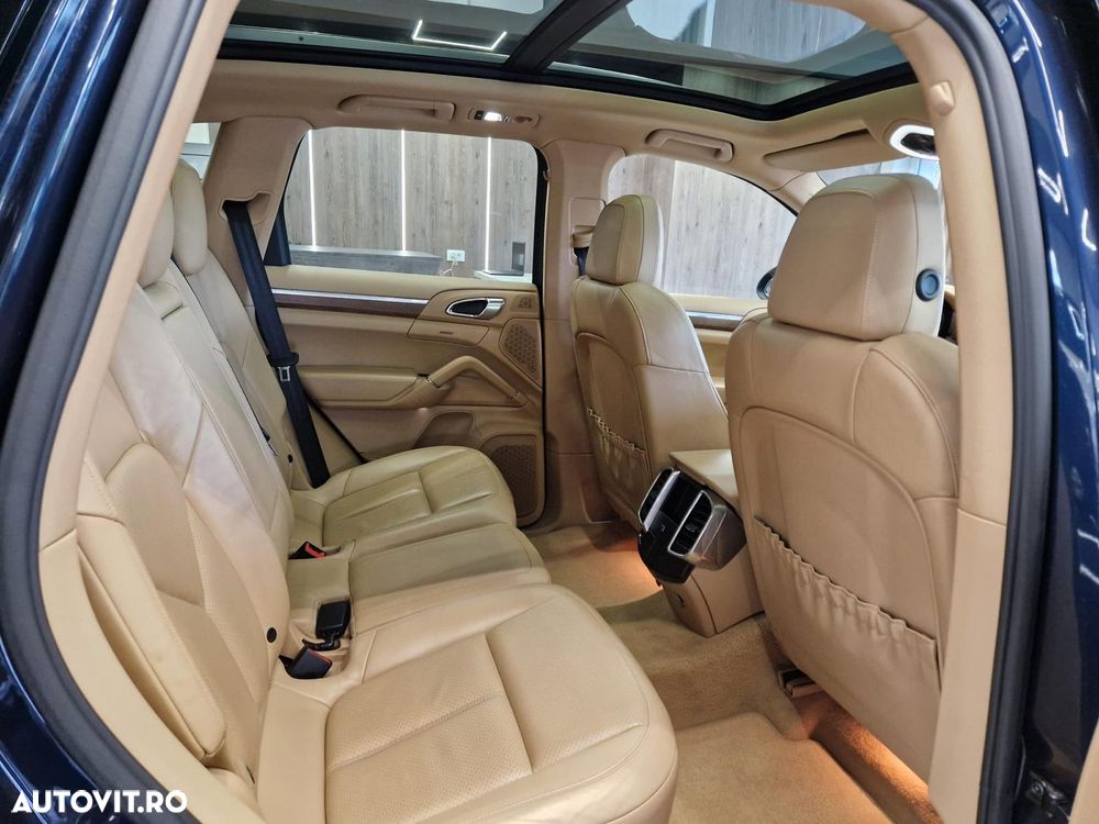 Porsche Cayenne Tiptronic S - 8