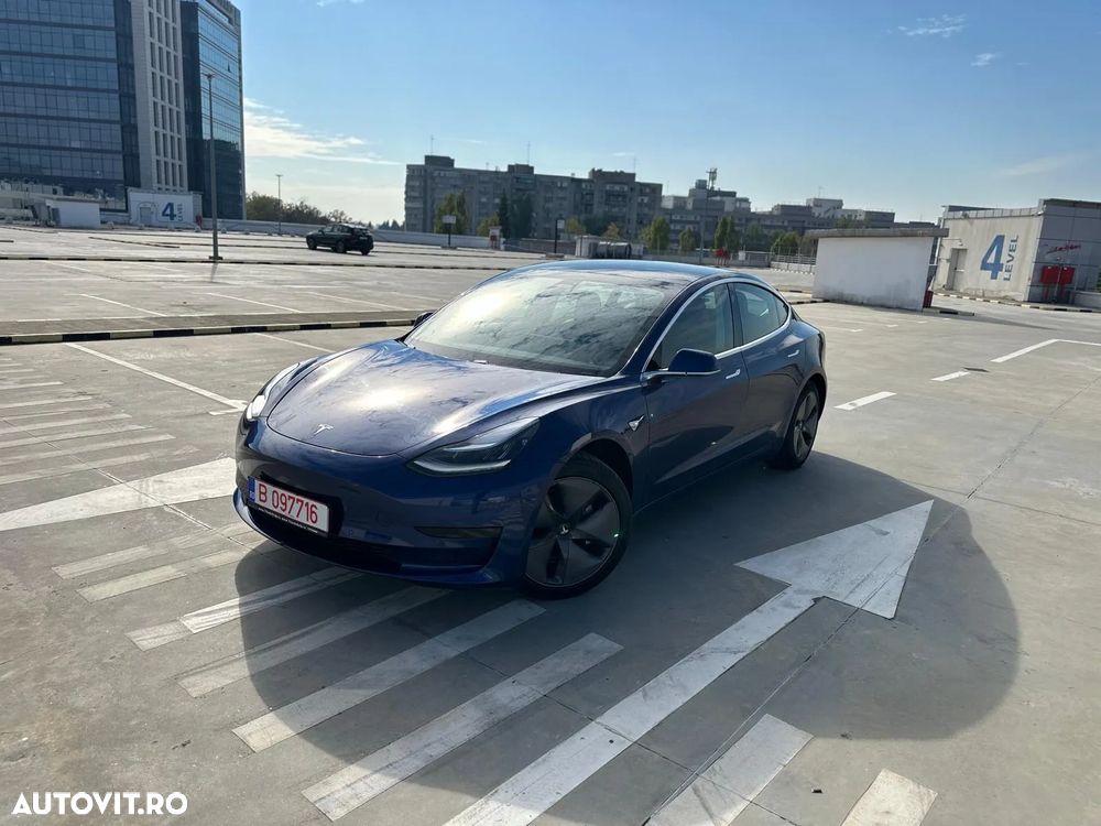 Tesla Model 3 - 1