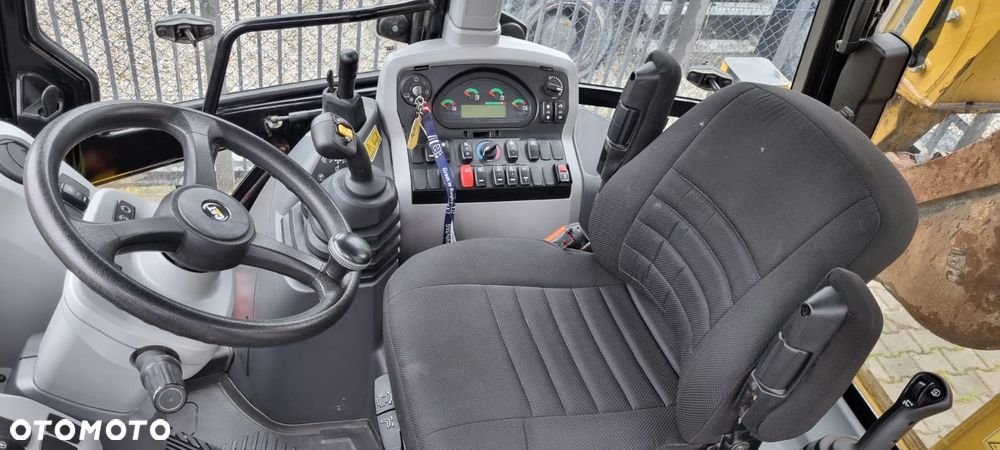 Caterpillar 432F2 - 11