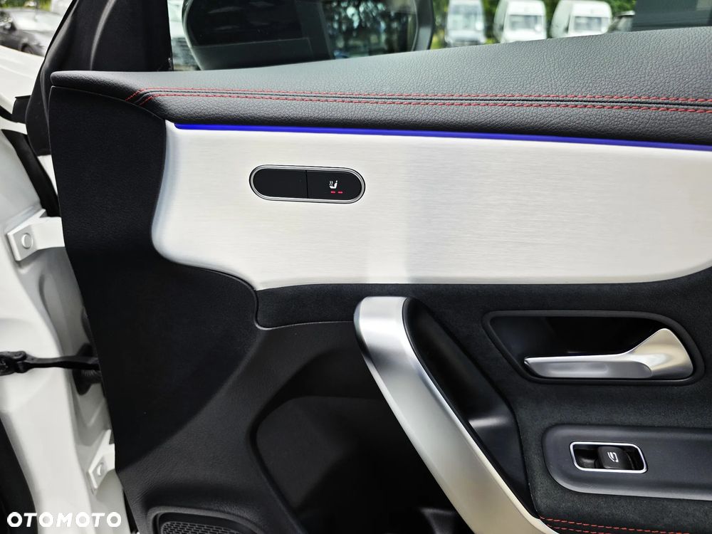 Mercedes-Benz CLA 250 e PHEV AMG Line 8G-DCT - 19