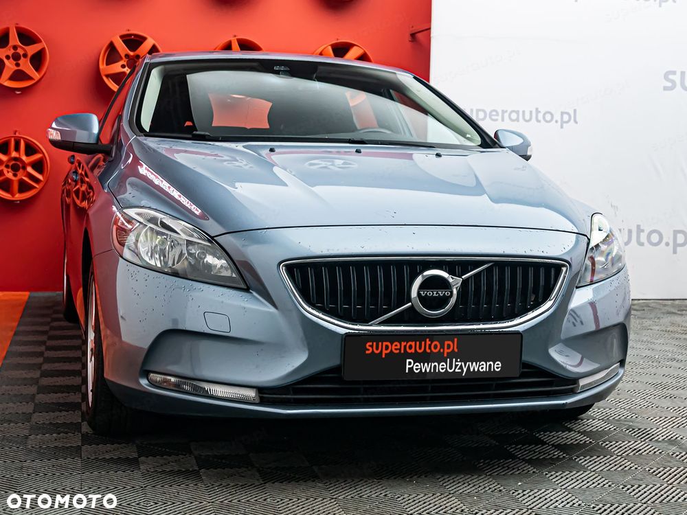 Volvo V40 - 24