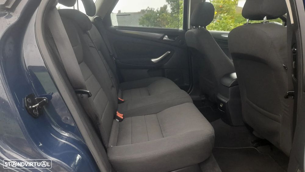 Ford Mondeo SW 1.6 TDCi Ambiente - 40