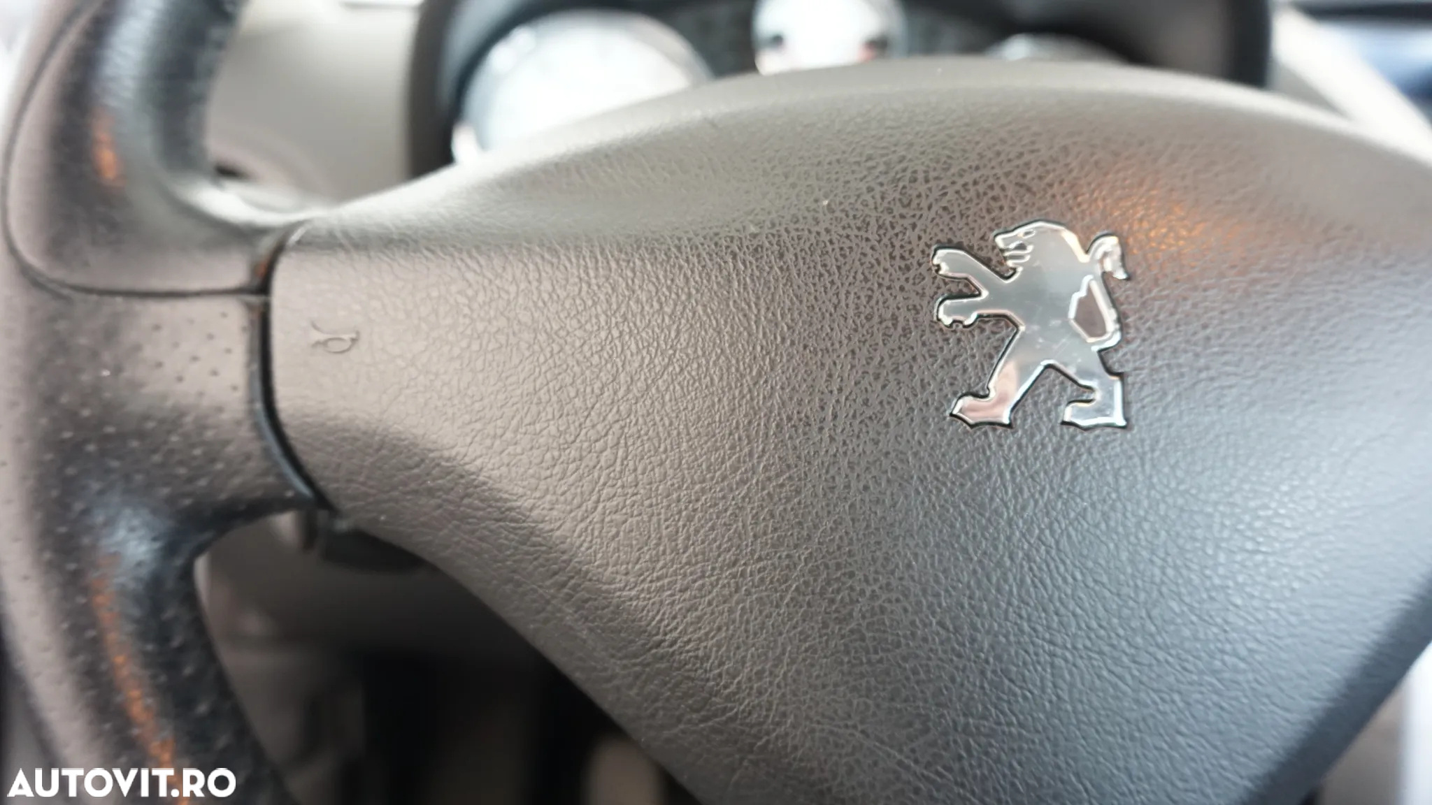 Peugeot 207 1.6 HDI FAP Allure - 14