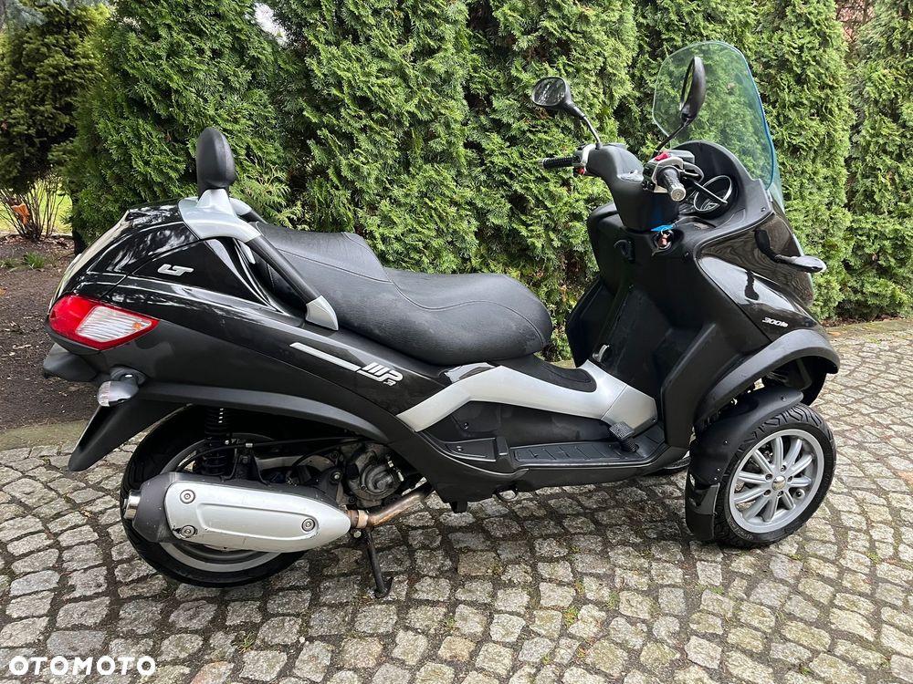 Piaggio MP-3 - 6