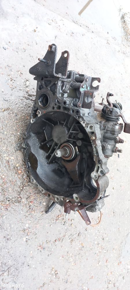 Toyota Corolla E12 2.0D4D 04r skrzynia biegów manualna 5b - 2