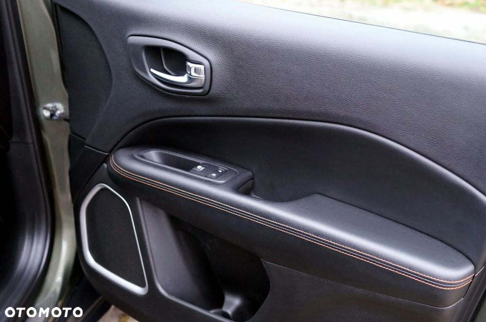 Jeep Compass 1.4 TMair Limited 4WD S&S - 9