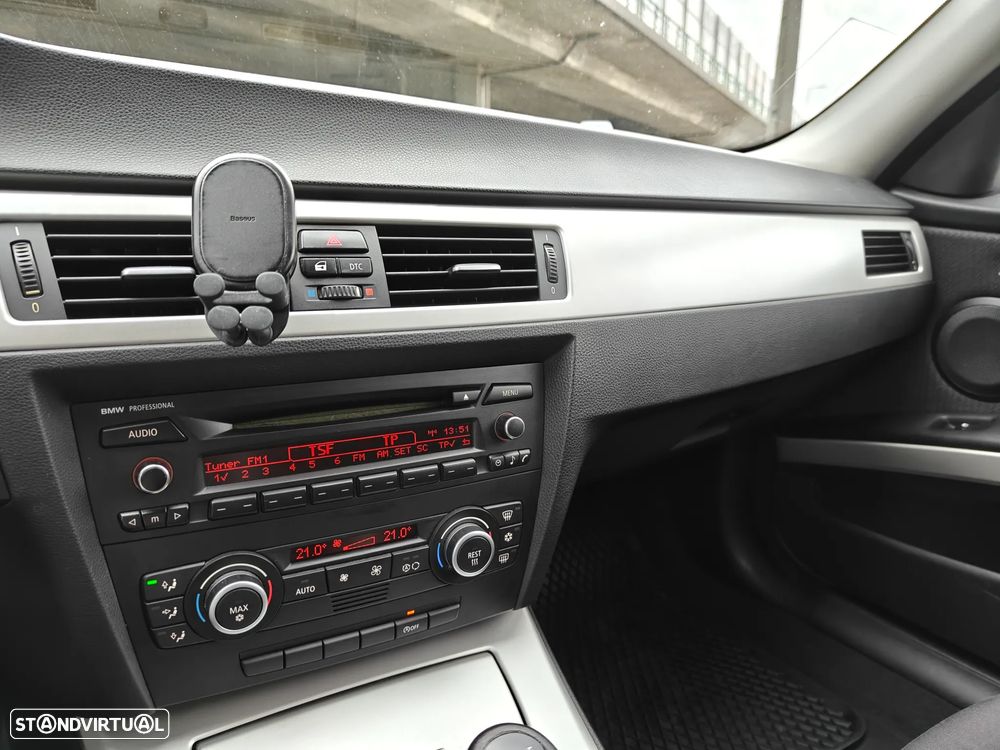 BMW 320 d Touring - 28