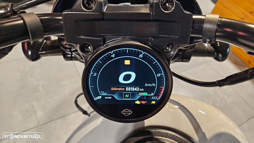 Harley-Davidson Sportster Nightster Special - 16