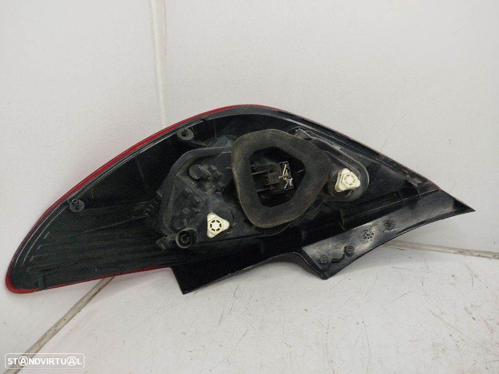 Farolim Stop Esq Opel Corsa D - 1