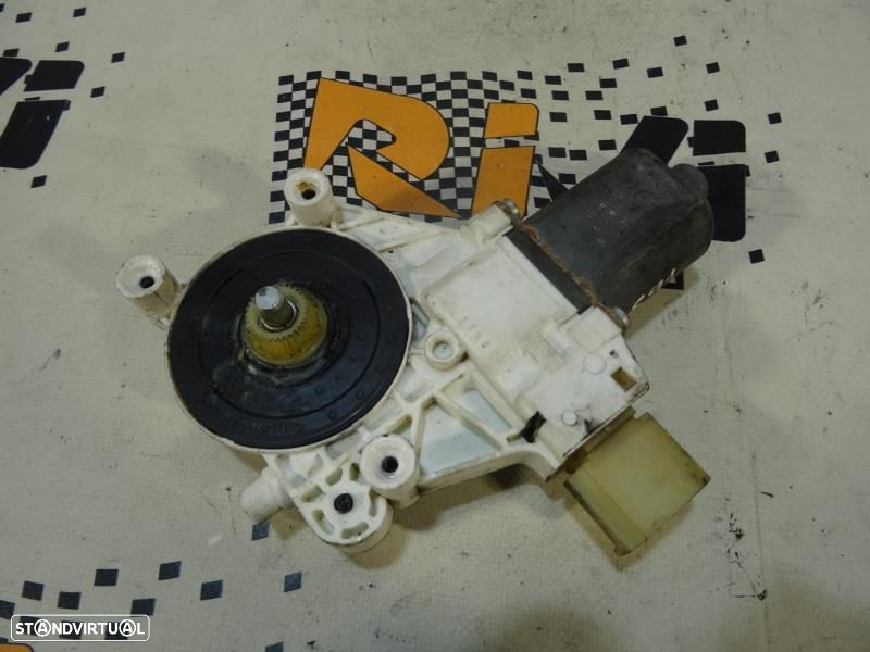 Motor Do Elevador De Vidro Frente Direito Bmw 1 (E87)  0130822227 / 69 - 3