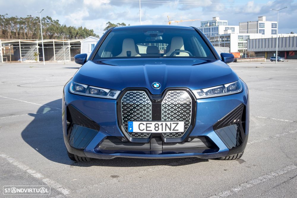 BMW iX xDrive50 - 11