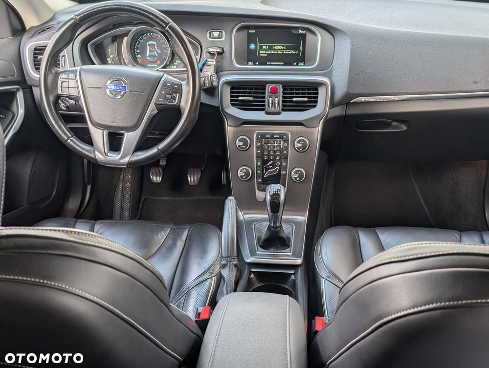 Volvo V40 Cross Country - 19