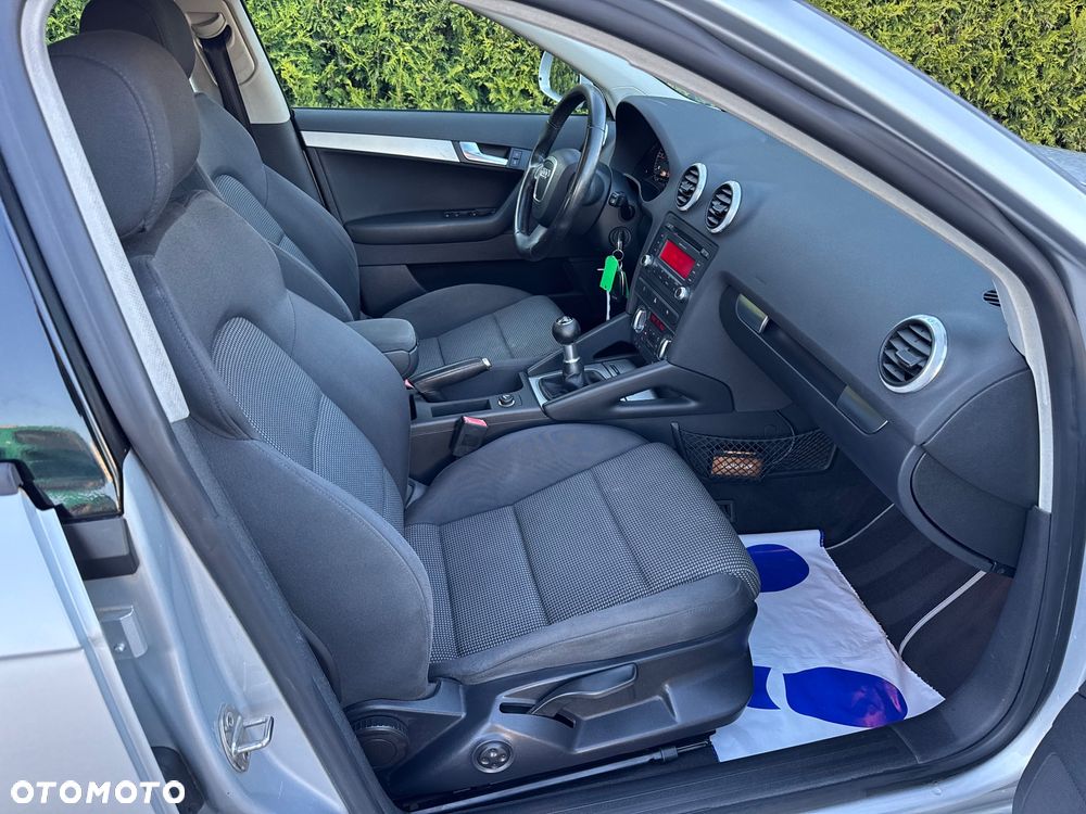 Audi A3 Sportback 2.0 TDI Ambiente - 14