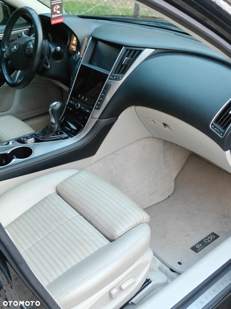 Infiniti Q50 2.0t Premium Sound Studio by Bose - 17