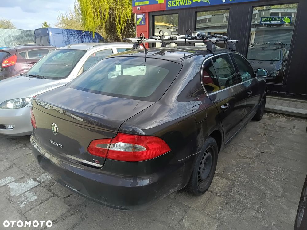 Skoda Superb 2.0 TDI Ambition - 4