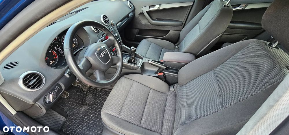 Audi A3 Sportback 1.6 Attraction - 10