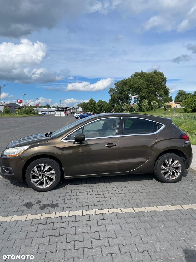 Citroën DS4 1.6 e-HDi SoChic MCP - 3