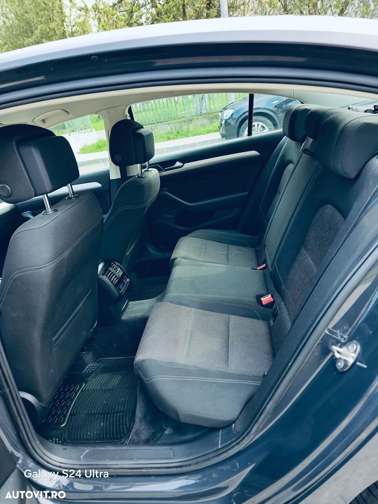 Volkswagen Passat 2.0 TDI DSG Comfortline - 8