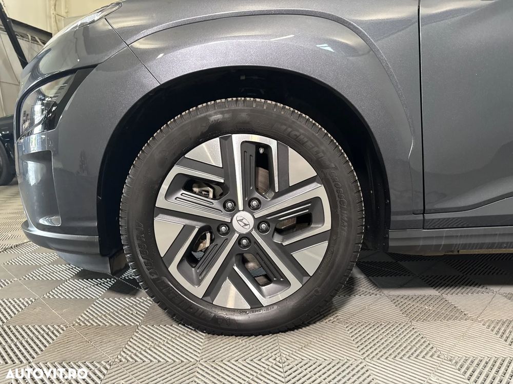 Hyundai KONA - 14