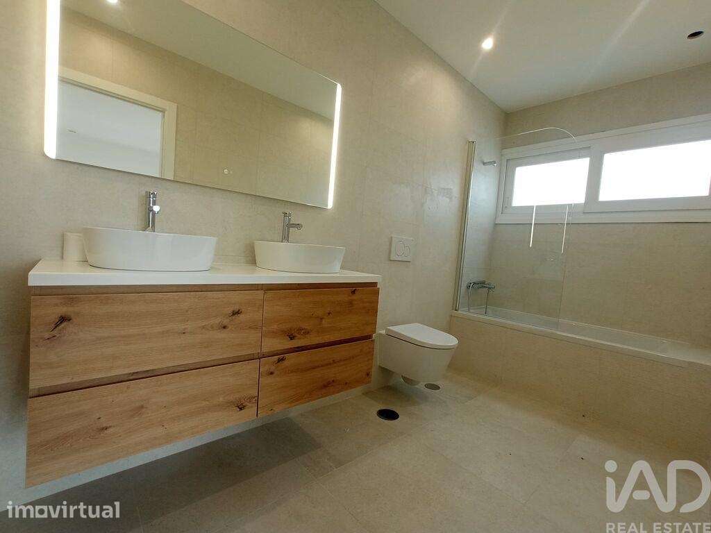 Casa / Villa T3 em Rio de Mouro de 265,00 m2 - Grande imagem: 5/30