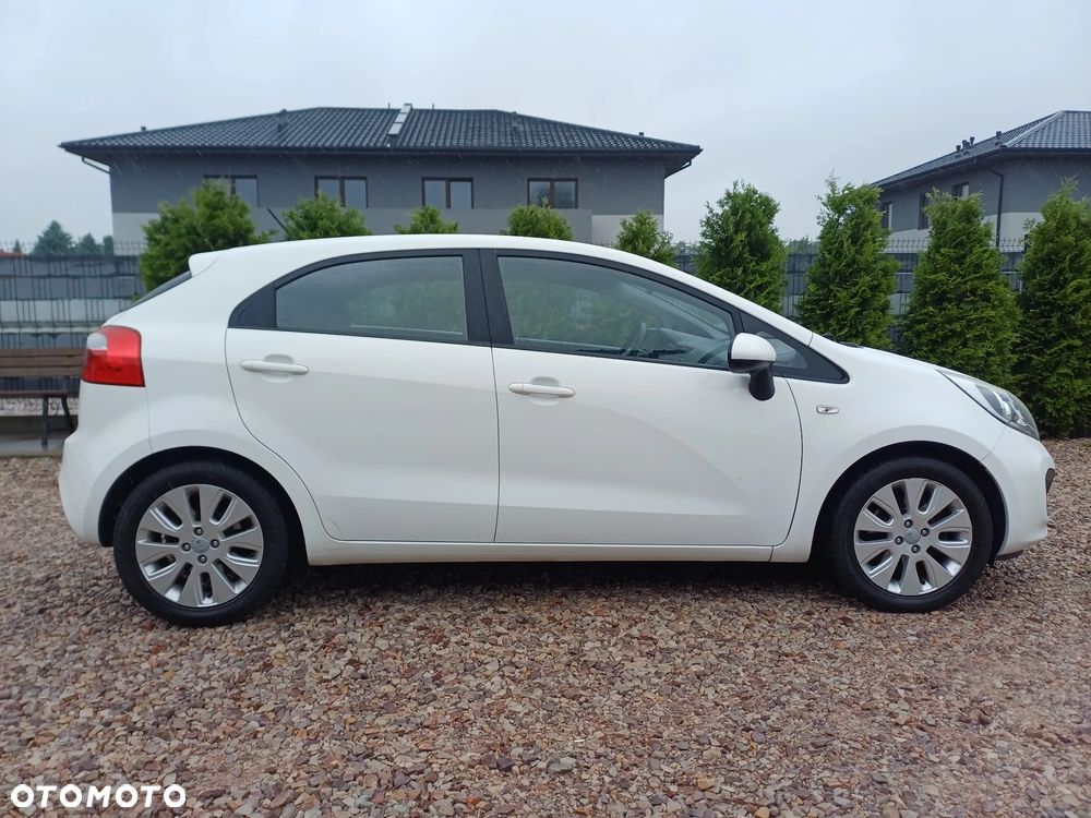 Kia Rio 1.2 Attract - 13