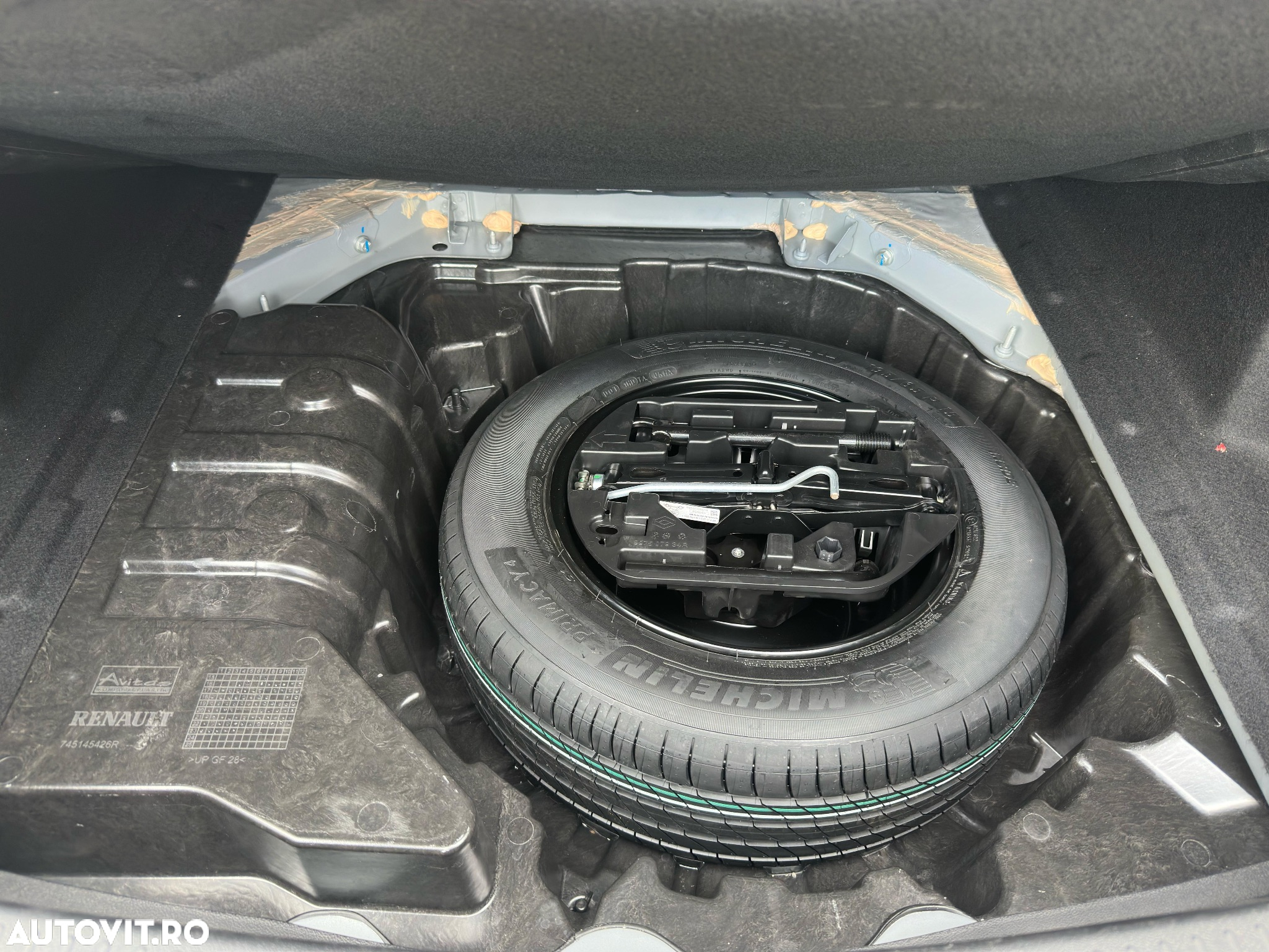 Renault Megane TCe 140 EDC GPF Techno - 10