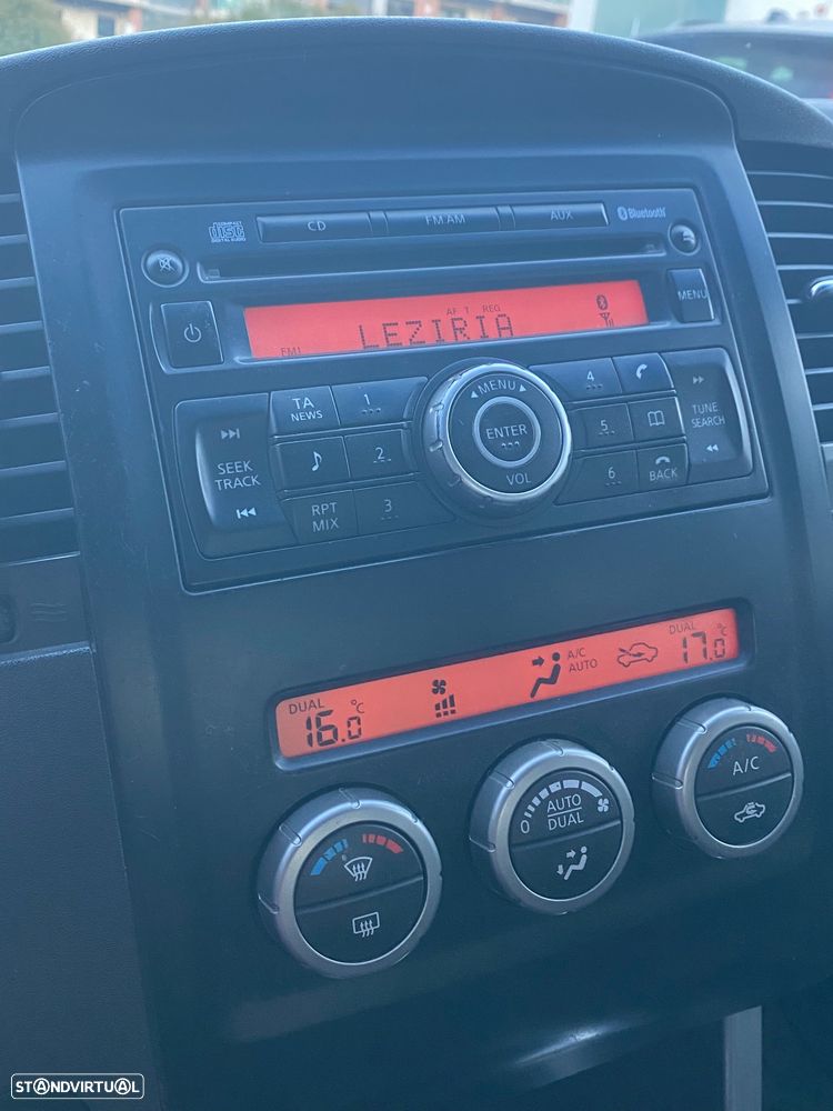 Nissan Navara 2.5 dCi CD LE Hi-Tech +P.Premium 4WD - 6