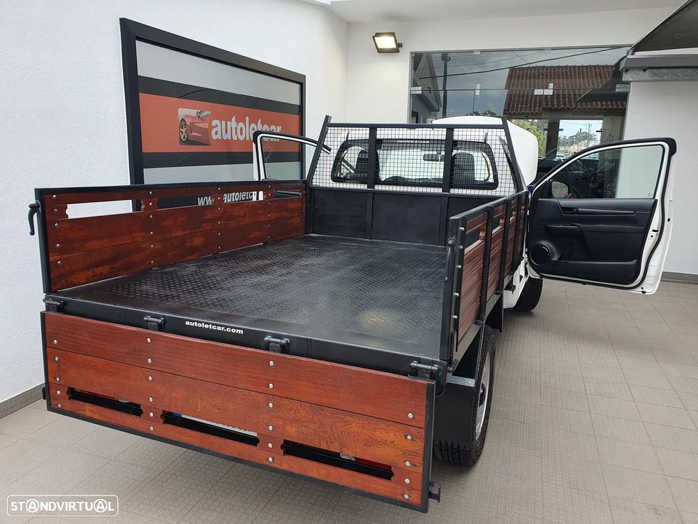 Toyota Hilux 2.4 D-4D 2WD CE CM - 15