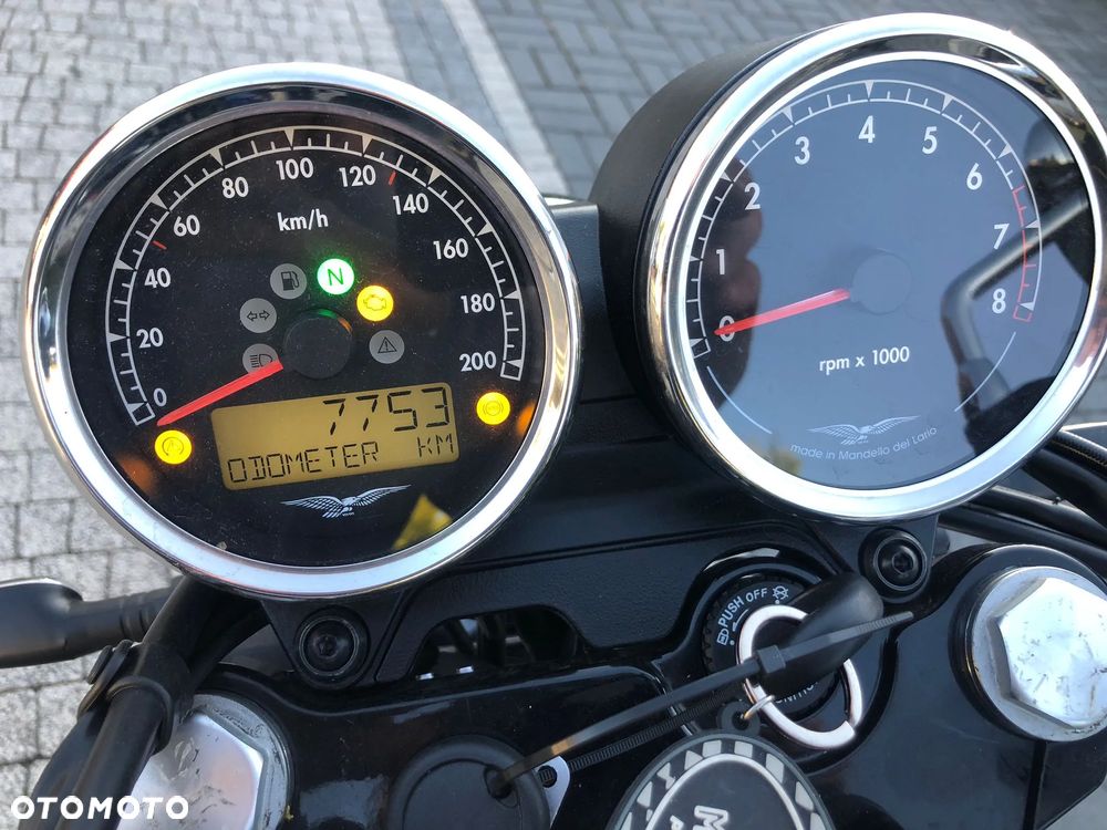 Moto Guzzi V7 - 4