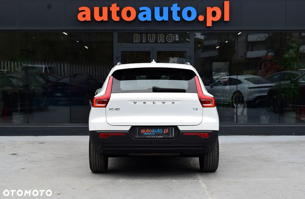Volvo XC 40 T3 Momentum - 21