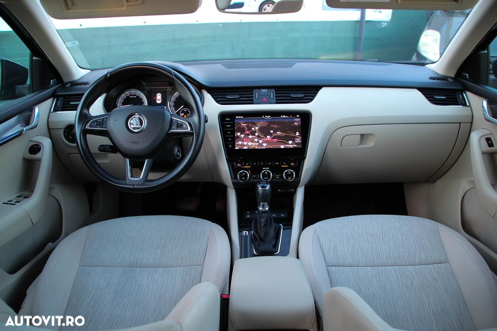 Skoda Octavia 1.6 TDI DSG Ambition - 5