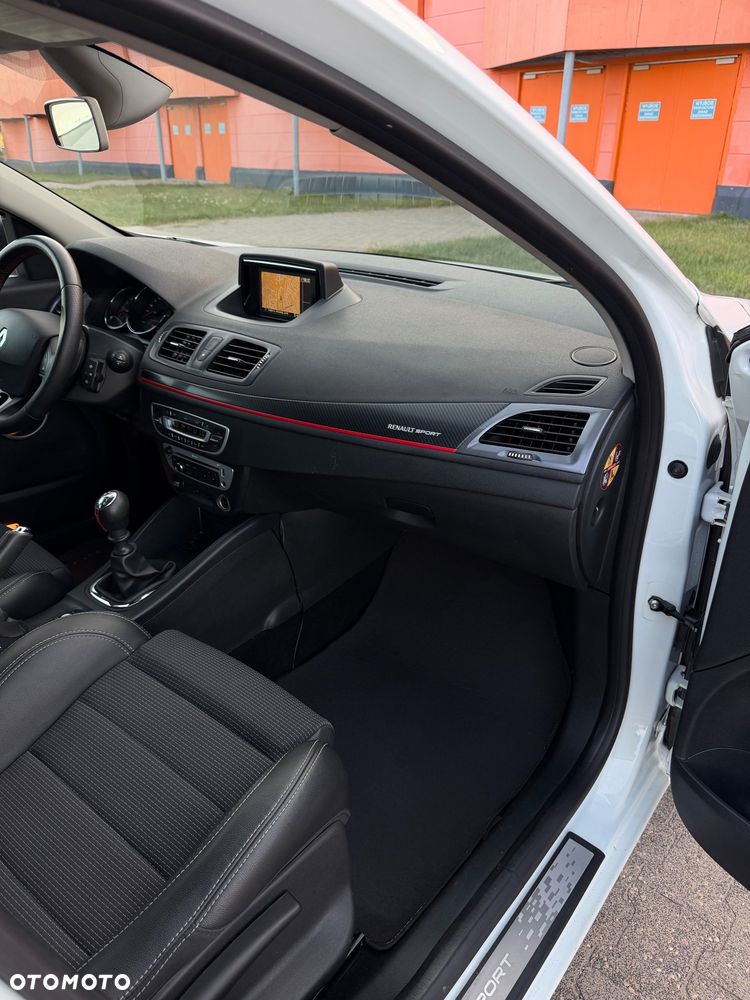Renault Megane TCe 180 GT - 21