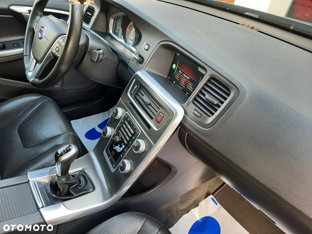Volvo S60 D2 Summum - 16